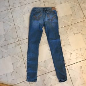 Hollister medium wash skinny jean